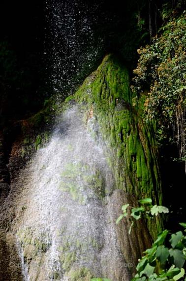 El_Nicho_Waterfall,_DSC_9186_b_H600