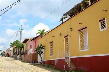 Historical_Center_of_Trinidad,_DSC_9374_b_H600