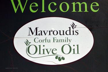 Mavroudis-Corfu-Family-Olive-Oil,_DSE_9260_bB720
