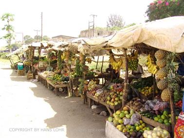 KENYA_2007,_Market_in_Ukunda,_DSC06079H488