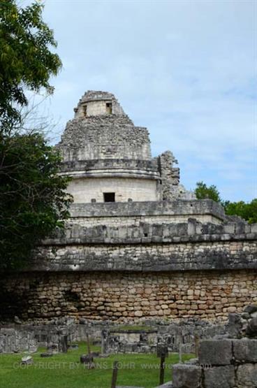Chichen-Itza-an-old-Mayan-City,_DSC_5230_b_H600Px