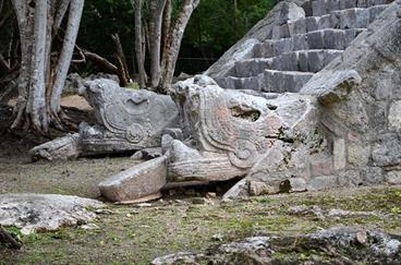 Chichen-Itza-an-old-Mayan-City,_DSC_5241_b_H600Px