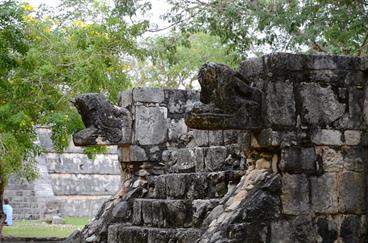 Chichen-Itza-an-old-Mayan-City,_DSC_5244_b_H600Px