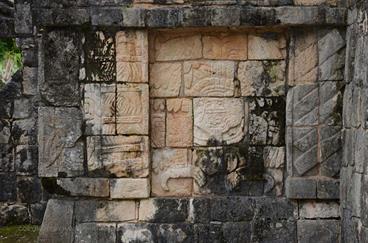 Chichen-Itza-an-old-Mayan-City,_DSC_5245_b_H600Px