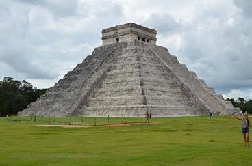 Chichen-Itza-an-old-Mayan-City,_DSC_5255_b_H600Px