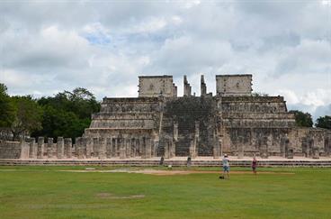 Chichen-Itza-an-old-Mayan-City,_DSC_5257_b_H600Px