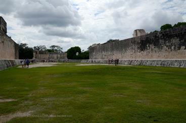 Chichen-Itza-an-old-Mayan-City,_DSC_5279_b_H600Px