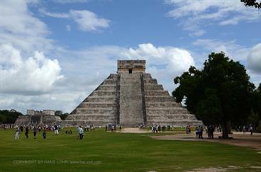 Chichen-Itza-an-old-Mayan-City,_DSC_5293_b_H600Px