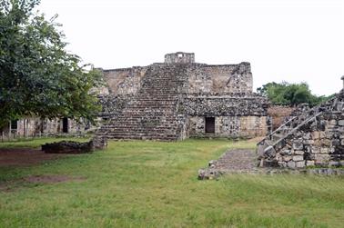 Ek-Balam-an-old-Mayan-City,_DSC_5190_b_H600Px