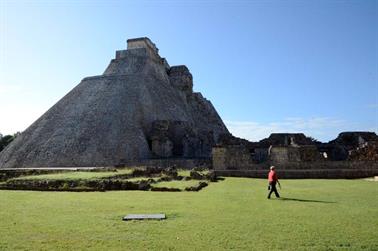 Uxmal-an-old-Mayan-City,_DSC_5367_b_H600Px