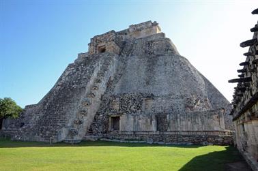 Uxmal-an-old-Mayan-City,_DSC_5375_b_H600Px