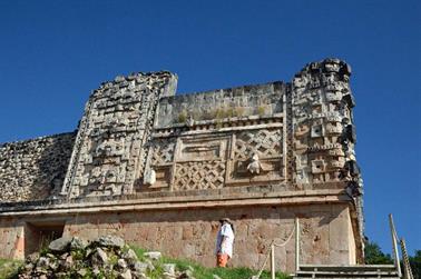 Uxmal-an-old-Mayan-City,_DSC_5382_b_H600Px
