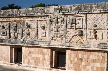 Uxmal-an-old-Mayan-City,_DSC_5386_b_H600Px