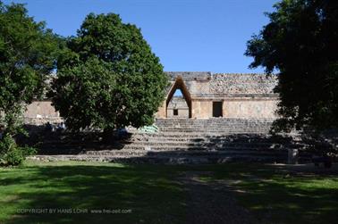 Uxmal-an-old-Mayan-City,_DSC_5399_b_H600Px