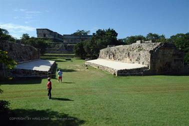 Uxmal-an-old-Mayan-City,_DSC_5400_b_H600Px