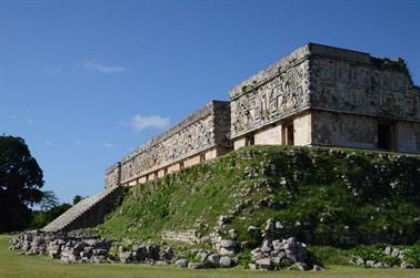 Uxmal-an-old-Mayan-City,_DSC_5410_b_H600Px