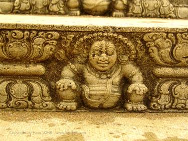 Anuradhapura,_Giritale,_DSC06036B_H600