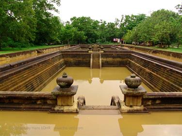 Anuradhapura,_Giritale,_DSC06053B_H600