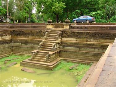 Anuradhapura,_Giritale,_DSC06057B_H600