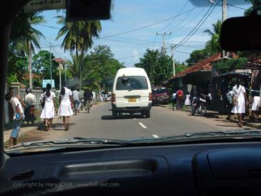 Colombo_to_Negombo,_DSC05941B_H600