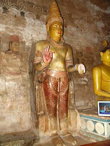 Dambulla_monastery,_Spicy-Farm,_Kandy,_DSC06323B_H600