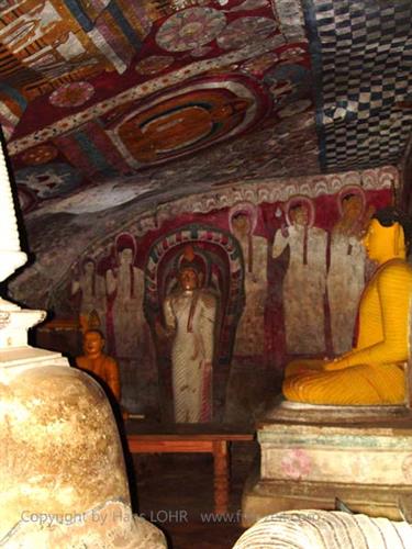 Dambulla_monastery,_Spicy-Farm,_Kandy,_DSC06355B_H600