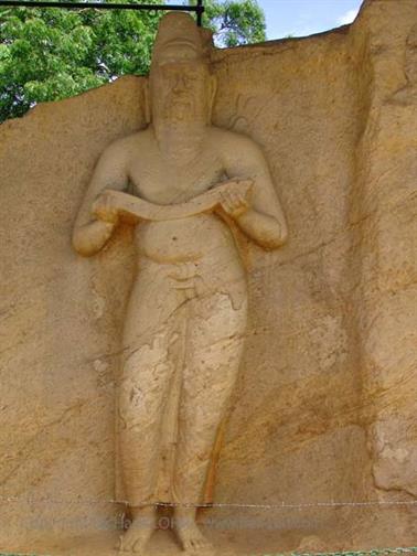 Polonnaruwa,_Minnerya_Watertank,_DSC06107C_H600