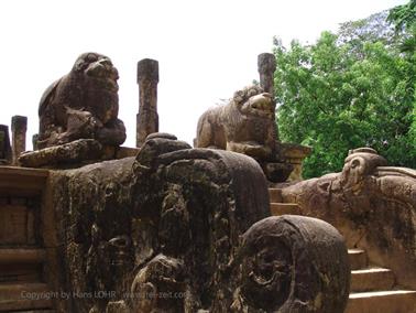 Polonnaruwa,_Minnerya_Watertank,_DSC06128B_H600