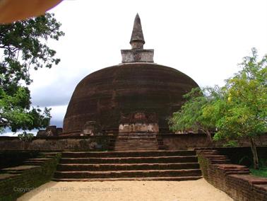 Polonnaruwa,_Minnerya_Watertank,_DSC06154B_H600