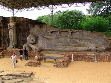 Polonnaruwa,_Minnerya_Watertank,_DSC06160B_H600