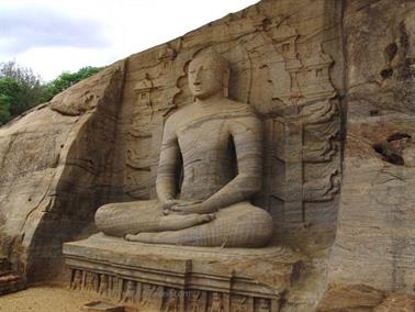 Polonnaruwa,_Minnerya_Watertank,_DSC06164B_H600