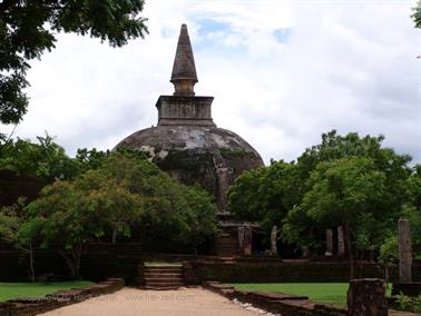 Polonnaruwa,_Minnerya_Watertank,_DSC06172B_H600