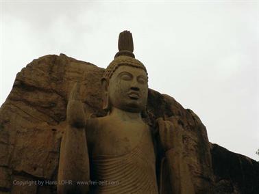 Sigirya-Rock,_Buddha_of_Aukana,_DSC06272B_H600