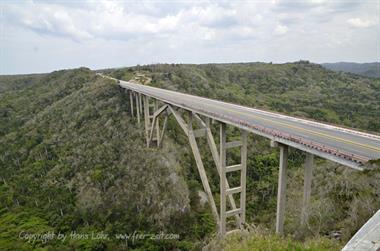 Drive_to_Varadero,_Cuba_DSC1890_b_B740