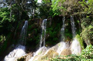 El_Nicho_Waterfall,_DSC_9184_b_H600