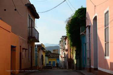 Historical_Center_of_Trinidad,_DSC_9219_b_H600