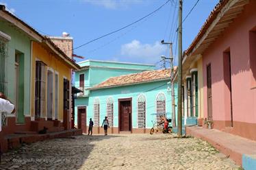 Historical_Center_of_Trinidad,_DSC_9366_b_H600