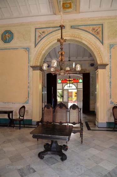 Historical_Center_of_Trinidad,_DSC_9368_b_H600