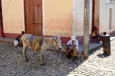 Historical_Center_of_Trinidad,_DSC_9404_b_H600