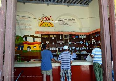 Historical_Center_of_Trinidad,_DSC_9415_b_H600