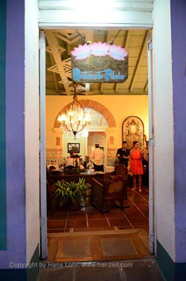Historical_Center_of_Trinidad,_DSC_9422_b_H600