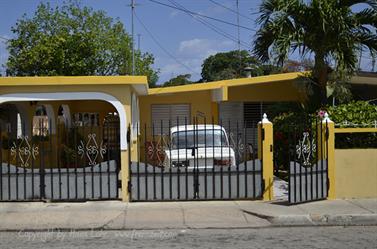 Varadero-Village,_Sightseeing,_DSC2007_b_B740