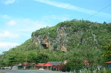 Vinales_Valley,_DSC_8996_b_H600