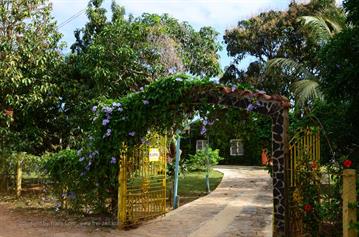 Vinales_Village,_DSC_8920_b_H600