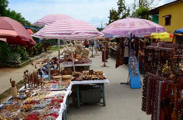 Vinales_Village,_DSC_8981_b_H600