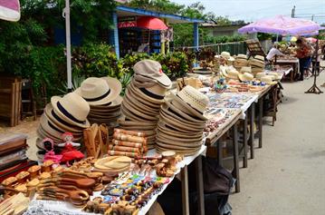 Vinales_Village,_DSC_8982_b_H600