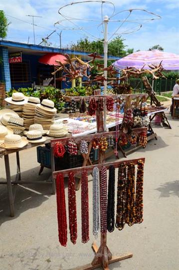 Vinales_Village,_DSC_8984_b_H600