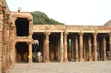 QUTAB_MINAR,_DELHI,__DSC2373_b_H600