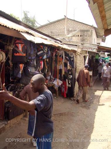 KENYA_2007,_Market_in_Ukunda,_DSC06063H488