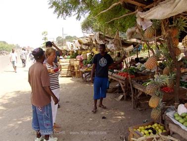 KENYA_2007,_Market_in_Ukunda,_DSC06077H488